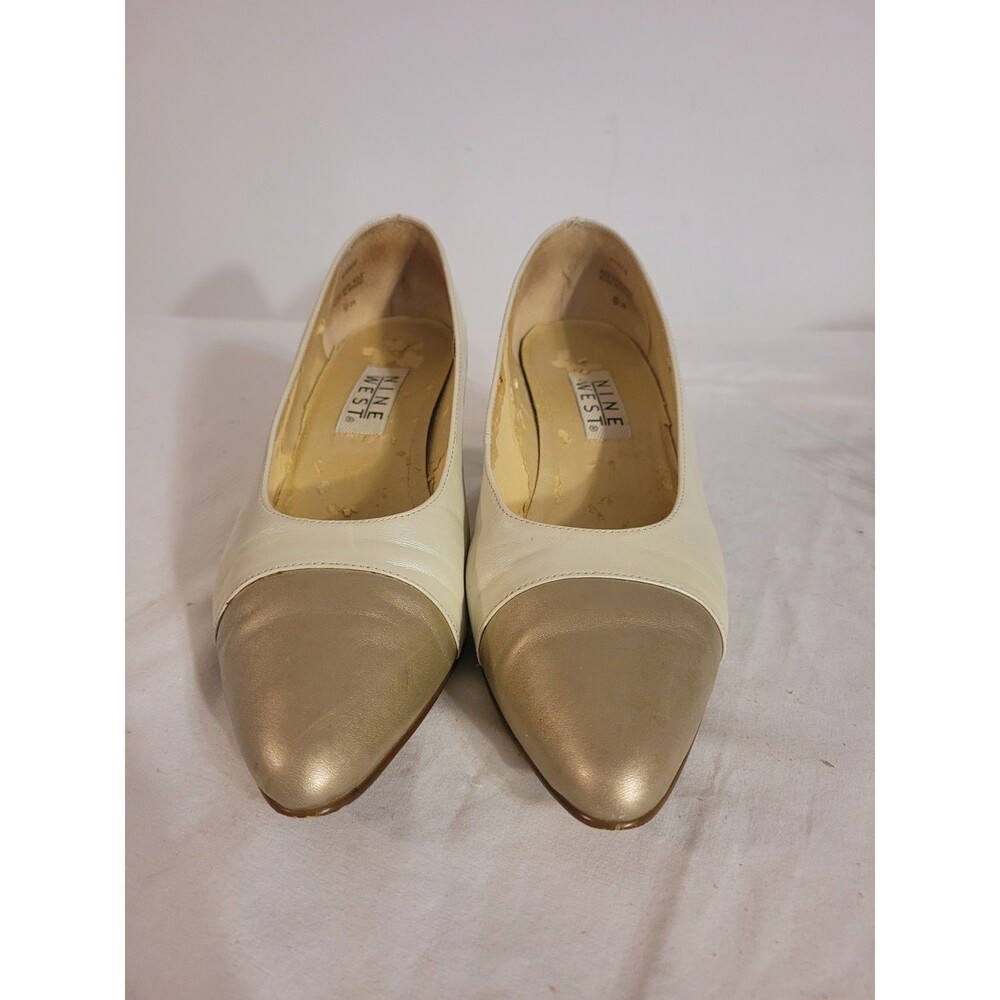 Nine West Wmns two-tone pointed-toe 2" heels Gold Ivory Sz 8.5m